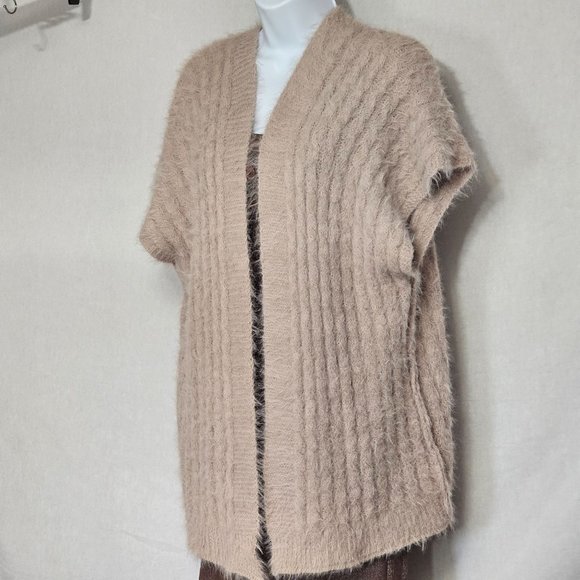 Lauren Conrad Fluffy Sleeveless Open Front Cardigan OS - Picture 2 of 6